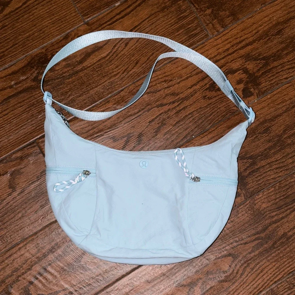 Lululemon Clean Lines Slouchy Sling Bag 6L Light Blue Crossbody Shoulder Bag